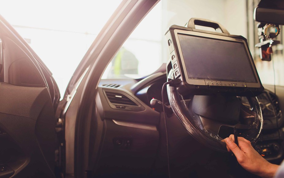 Diagnostic machine on steering wheel